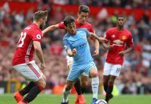 Manchester United och Mancester City - David Silva i aktion