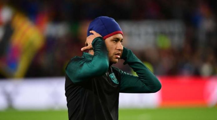 Barcelona inleder samtal om köp av Paulo Dybala då Neymar närmar sig flytt till PSG Neymar with hat.